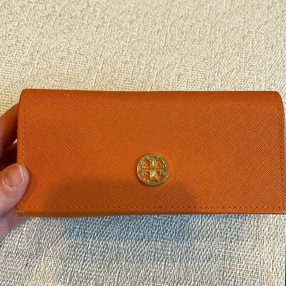 Tory Burch sunglass case.  Lined just the case! - Picture 1 of 3